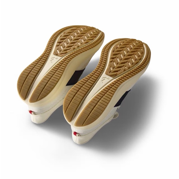 NWT - Tracksmith Eliot Runner 🔥👟 Size W6.5 or M5 - ivory/navy - Picture 14 of 16